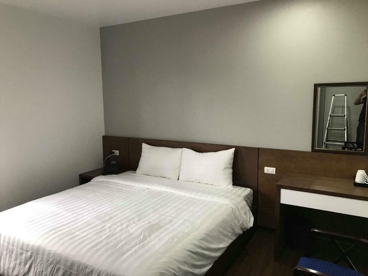 Lex Hotel Ha Long Esterno foto
